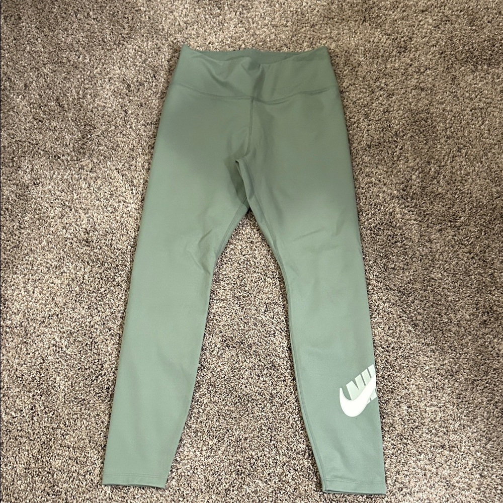Nike women’s Leggings in Sage Green